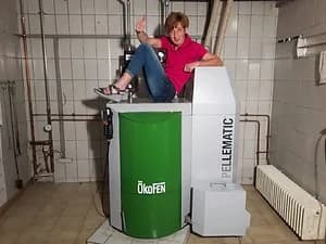 Вероника Хинтрингер до новия си пелетен котел ÖkoFEN Pellematic 15 kW